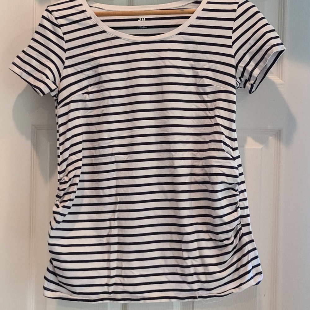 H&M mama maternity stretch tee